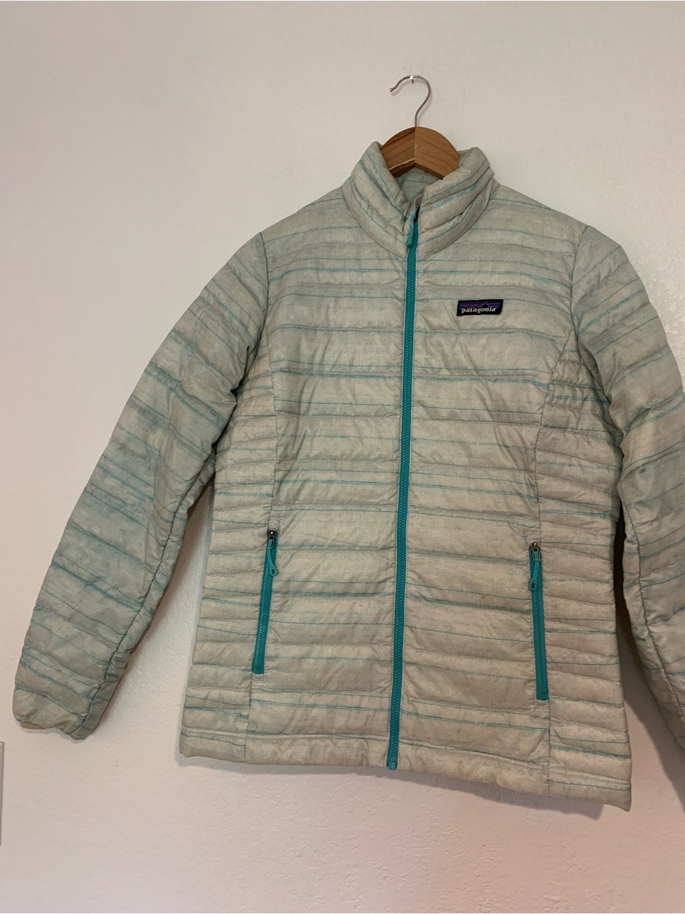 Patagonia Women's Light Mint Quilted Puffer Jacket with Teal Zippers | S - Picture 5 of 13